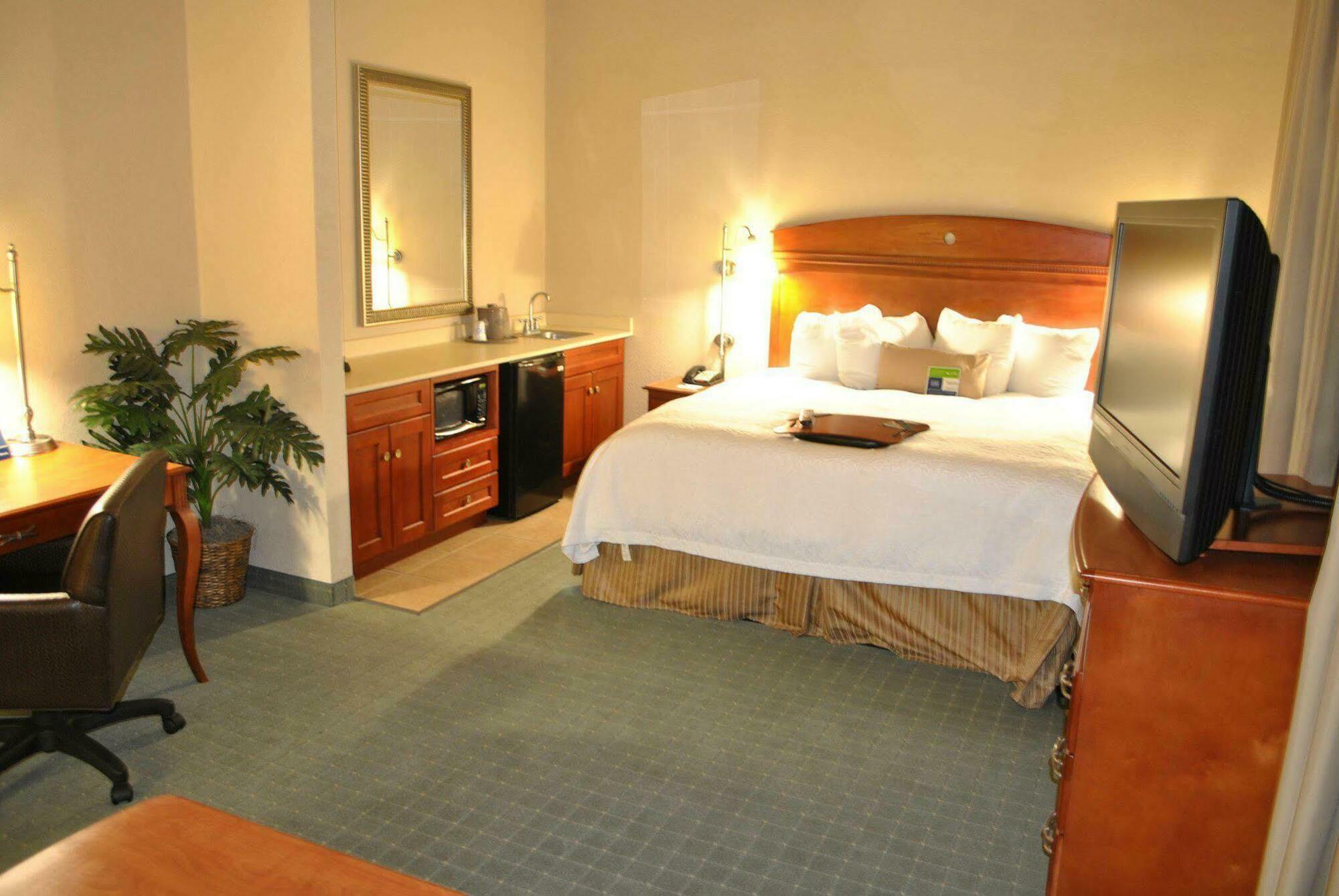 Hampton Inn & Suites Sherman Oaks Los Angeles Værelse billede